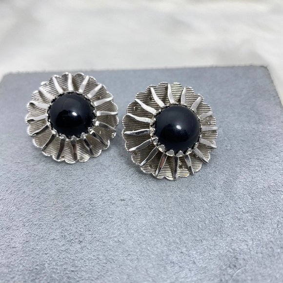 Vintage Sarah Coventry Flower Clip-on Earrings - Picture 3 of 6